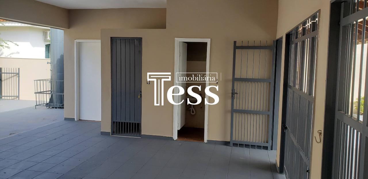 Casa com 4 quartos para aluguel, 340m² — foto 10 de 30