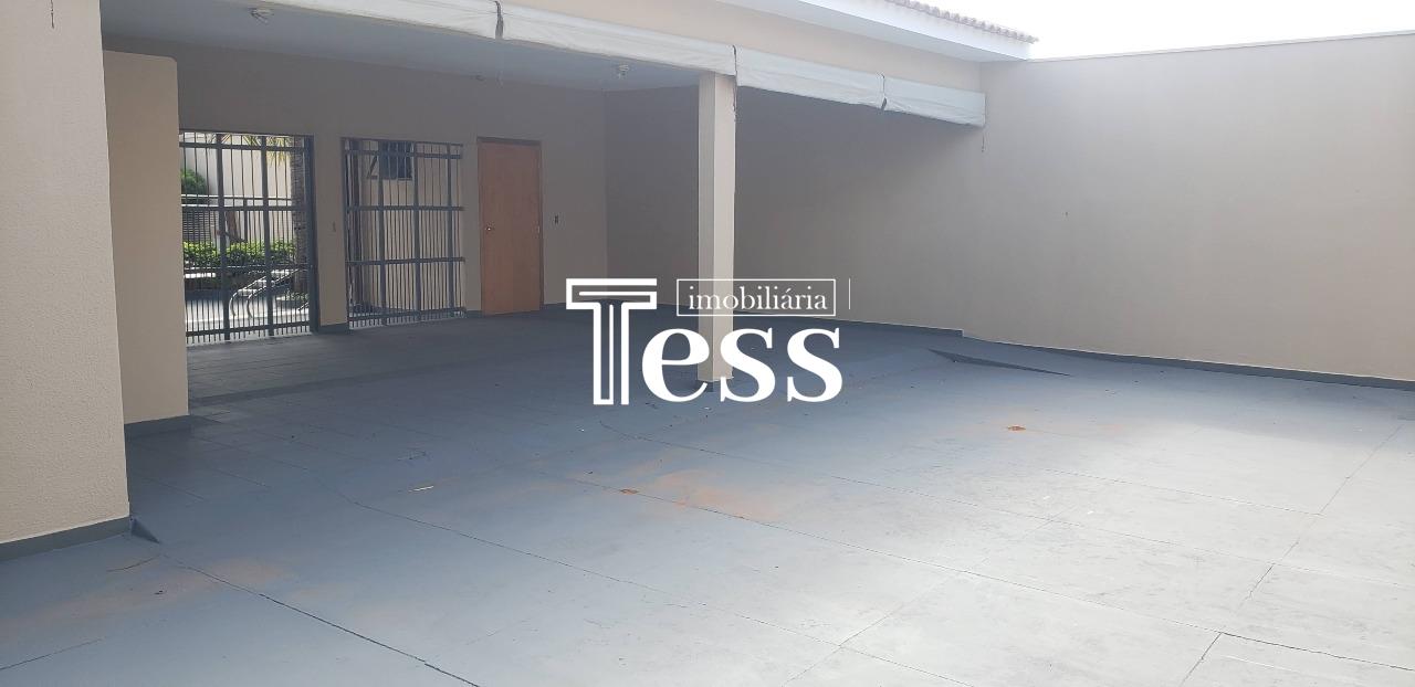 Casa com 4 quartos para aluguel, 340m² — foto 7 de 30