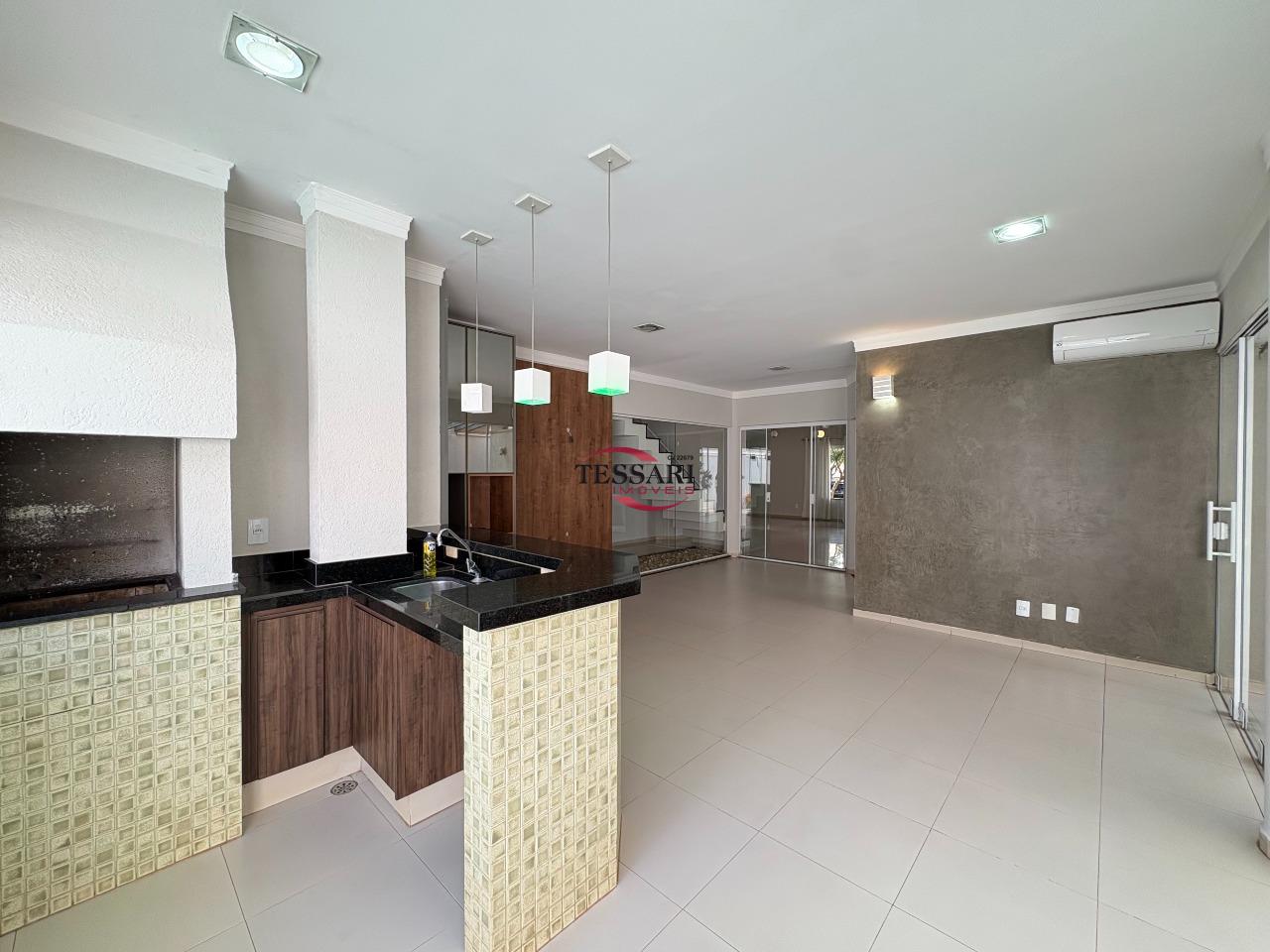 Casa de Condomínio com 3 quartos para aluguel, 284m² — foto 21 de 28