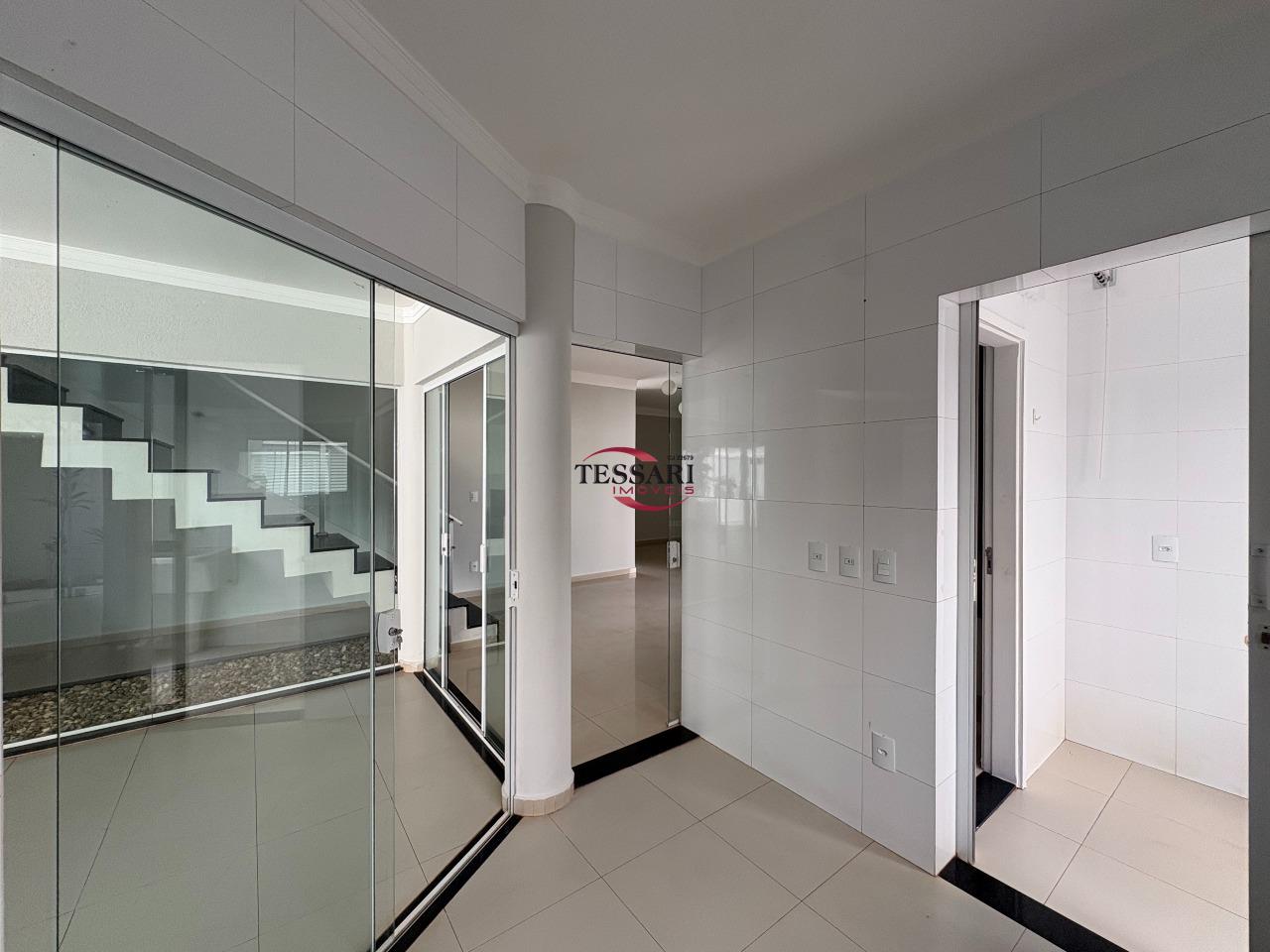 Casa de Condomínio com 3 quartos para aluguel, 284m² — foto 11 de 28