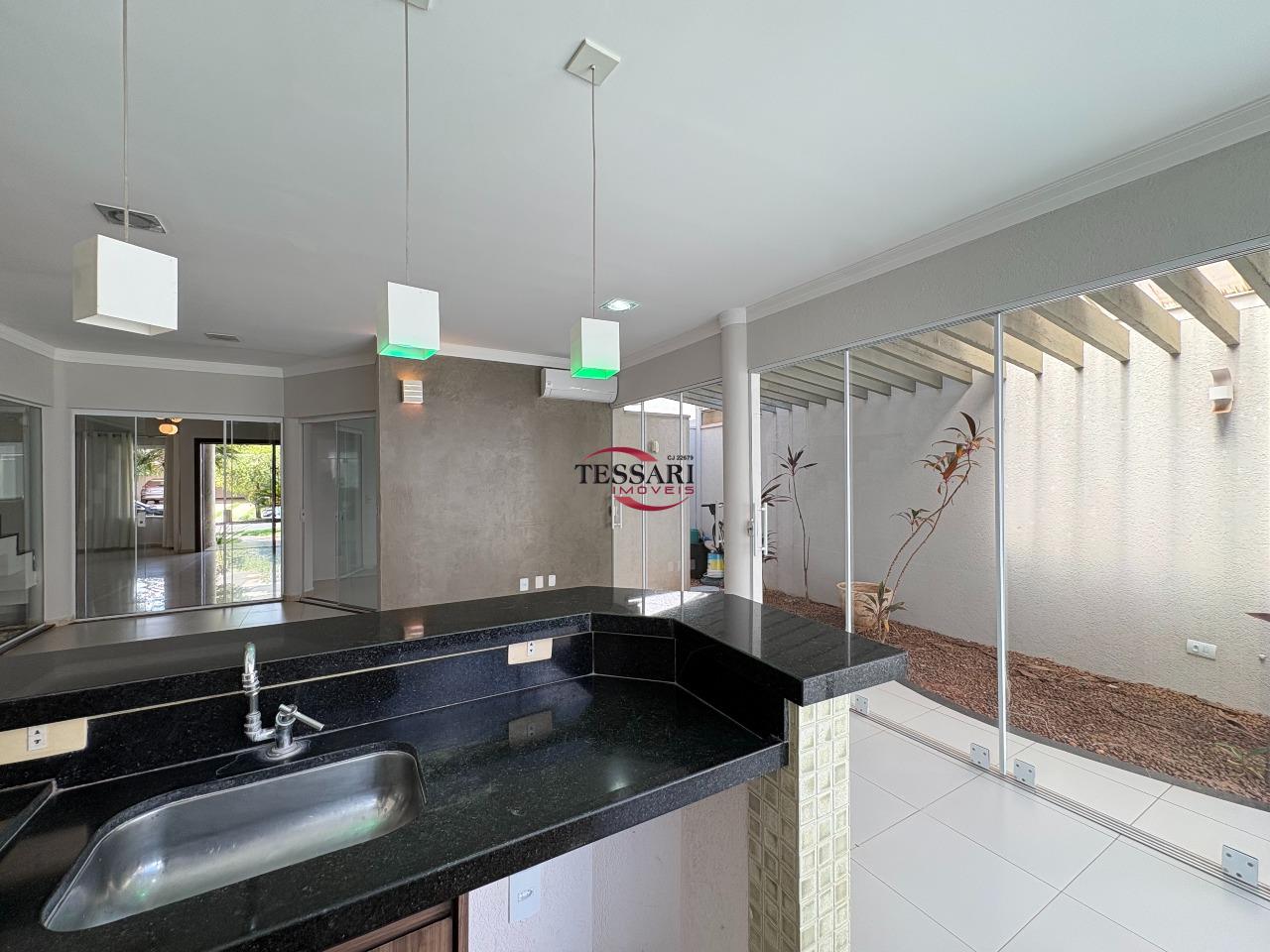 Casa de Condomínio com 3 quartos para aluguel, 284m² — foto 23 de 28
