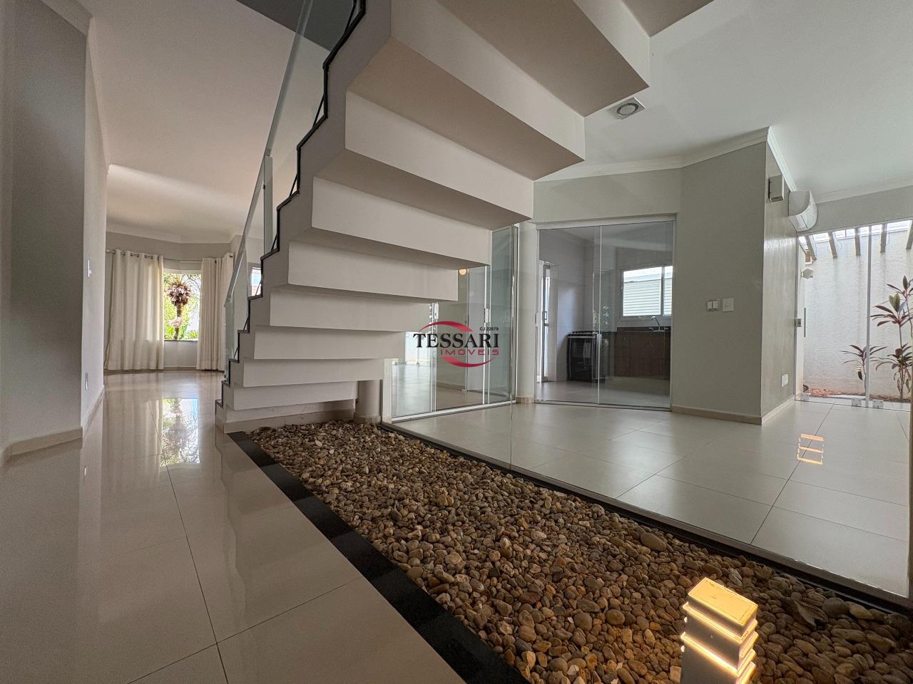 Casa de Condomínio com 3 quartos para aluguel, 284m² — foto 7 de 28