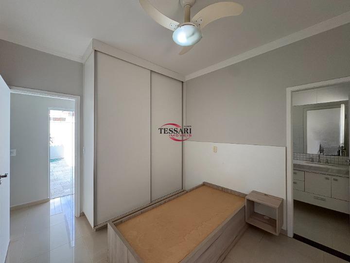 Casa de Condomínio com 3 quartos para aluguel, 284m² — foto 19 de 28