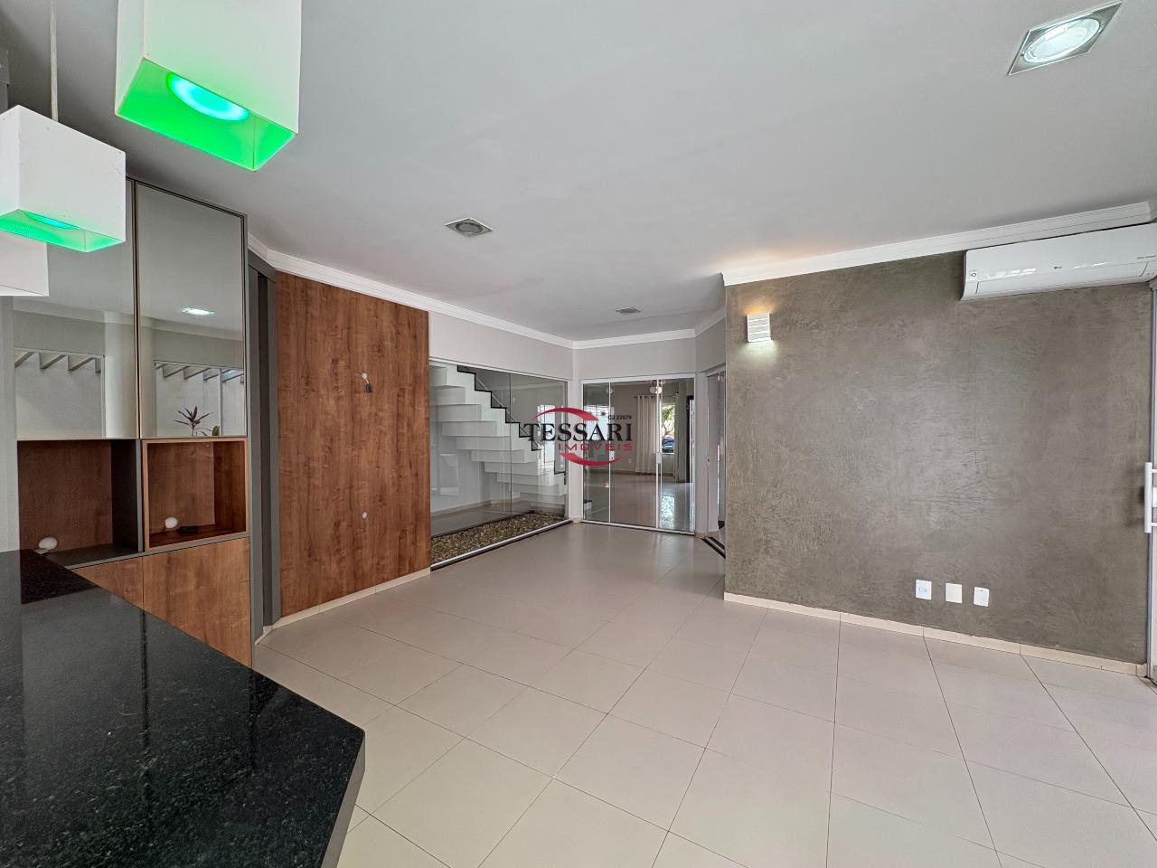 Casa de Condomínio com 3 quartos para aluguel, 284m² — foto 25 de 28