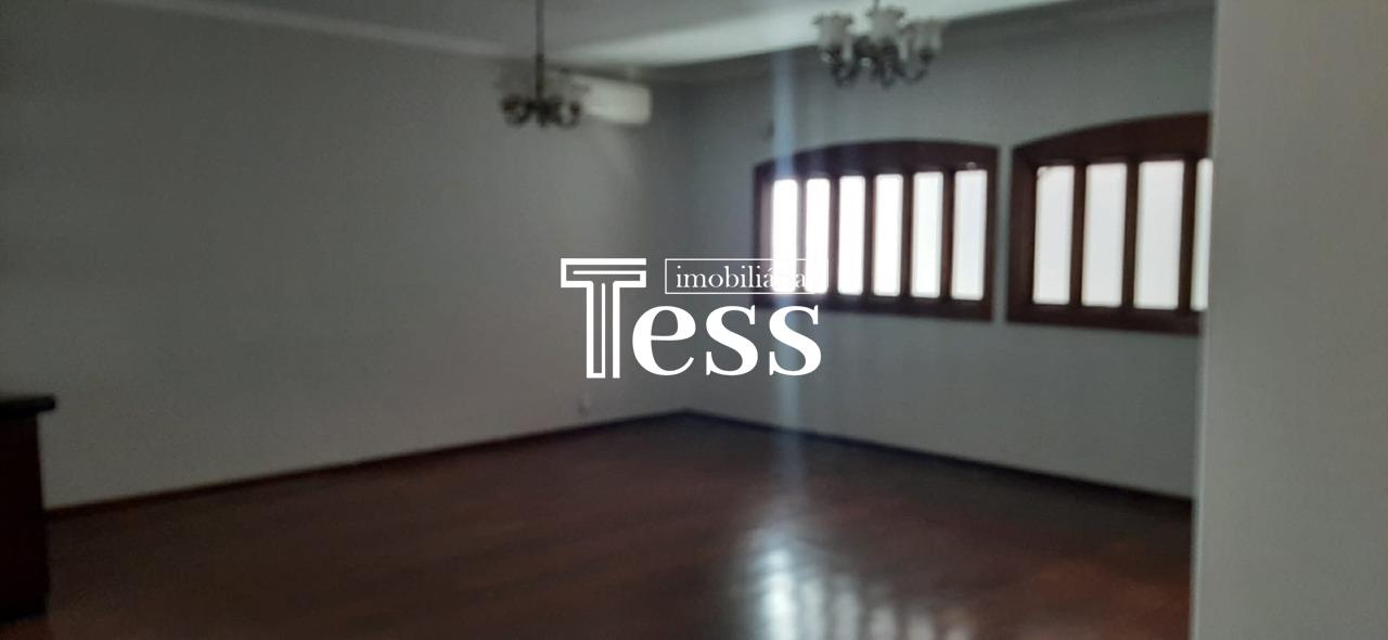 Casa com 3 quartos para aluguel, 350m² — foto 3 de 25