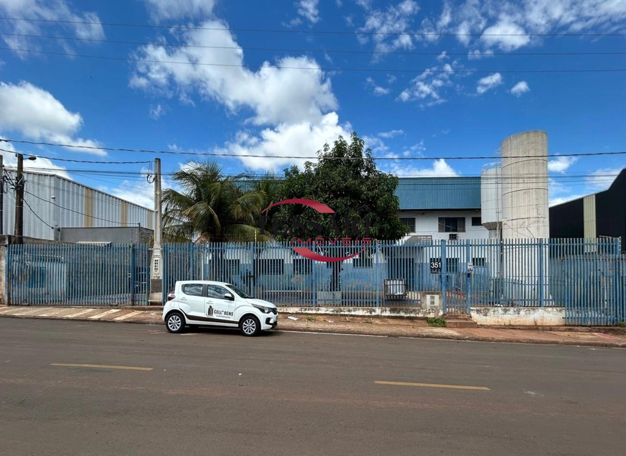 Loja / Salão / Ponto Comercial para aluguel, 1000m² — foto 2 de 4