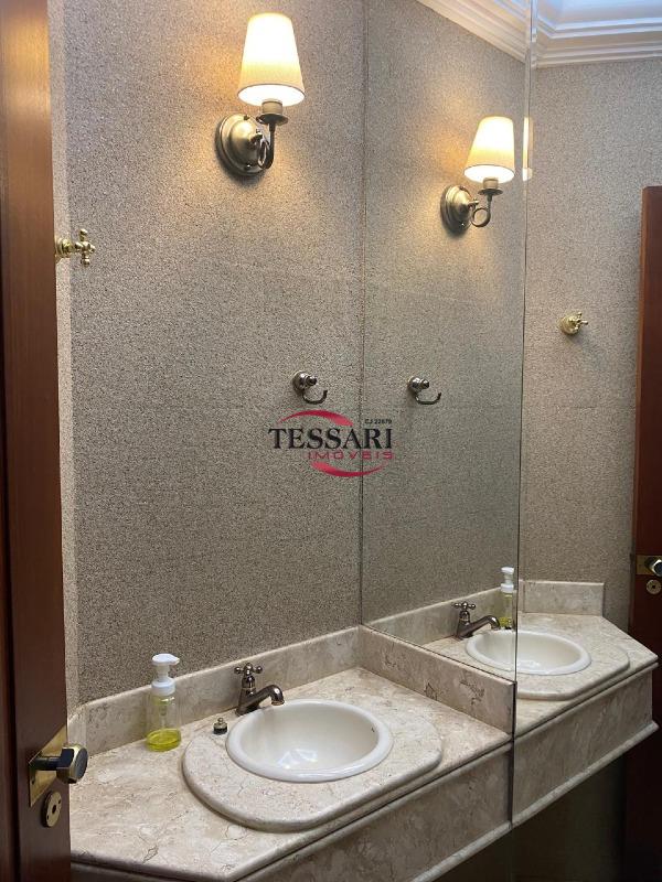 Casa de Condomínio com 3 quartos para aluguel, 250m² — foto 7 de 12