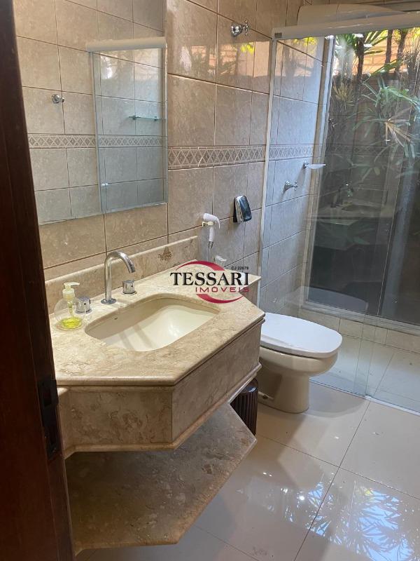 Casa de Condomínio com 3 quartos para aluguel, 250m² — foto 9 de 12