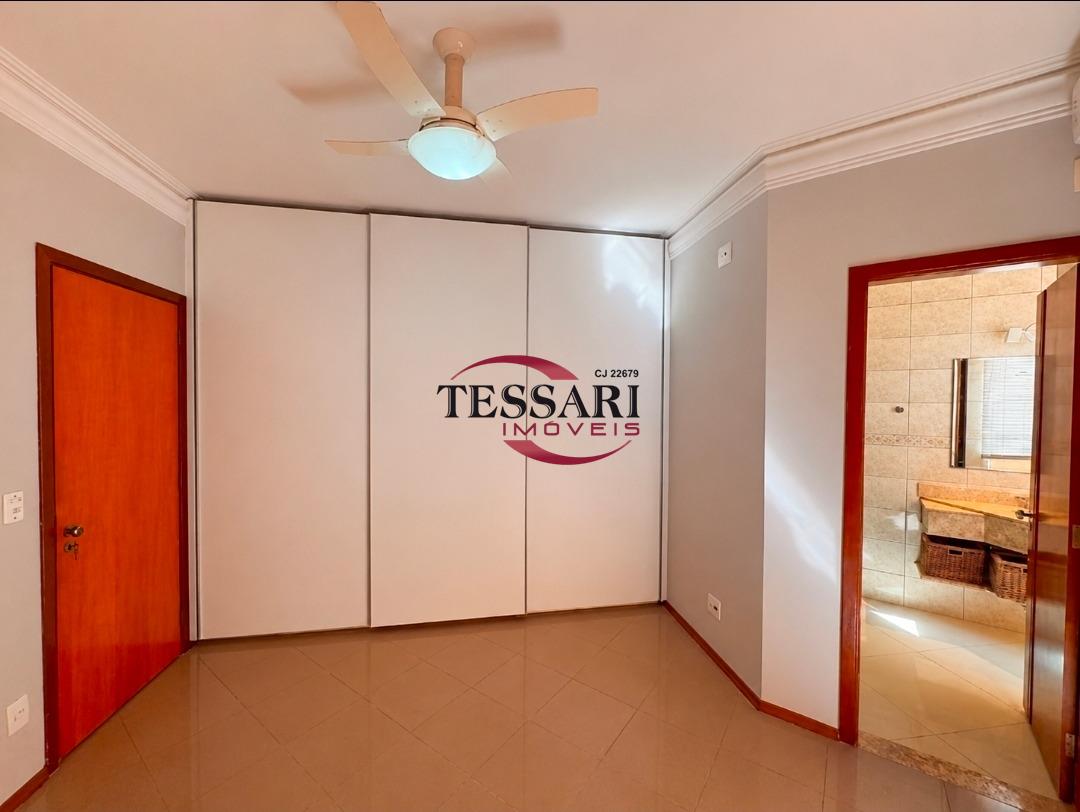 Casa de Condomínio com 3 quartos para aluguel, 250m² — foto 6 de 12