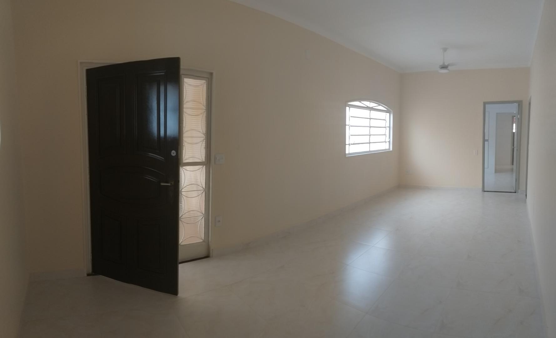 Casa com 3 quartos para aluguel, 156m² — foto 3 de 17