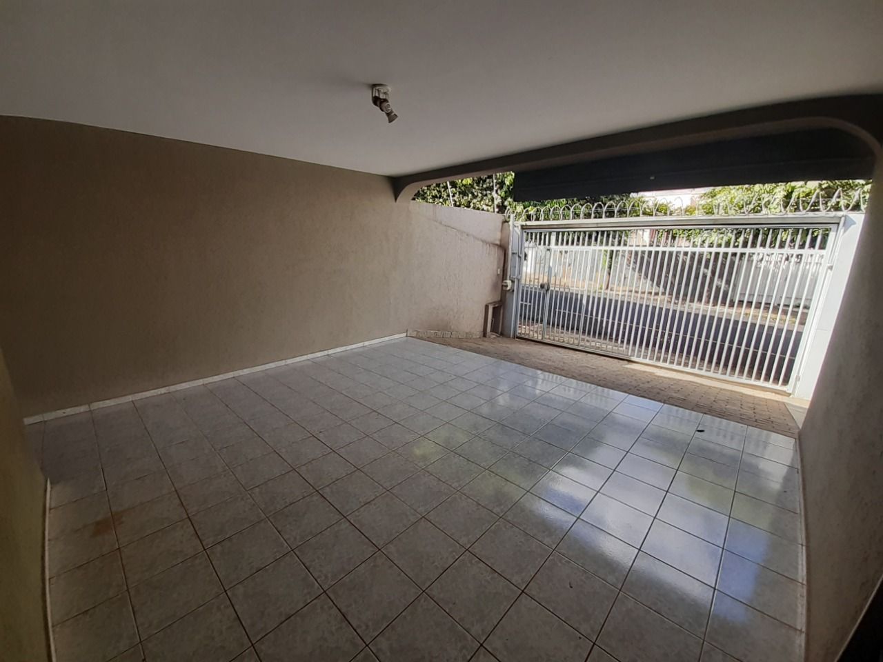 Casa com 3 quartos para aluguel, 154m² — foto 3 de 19
