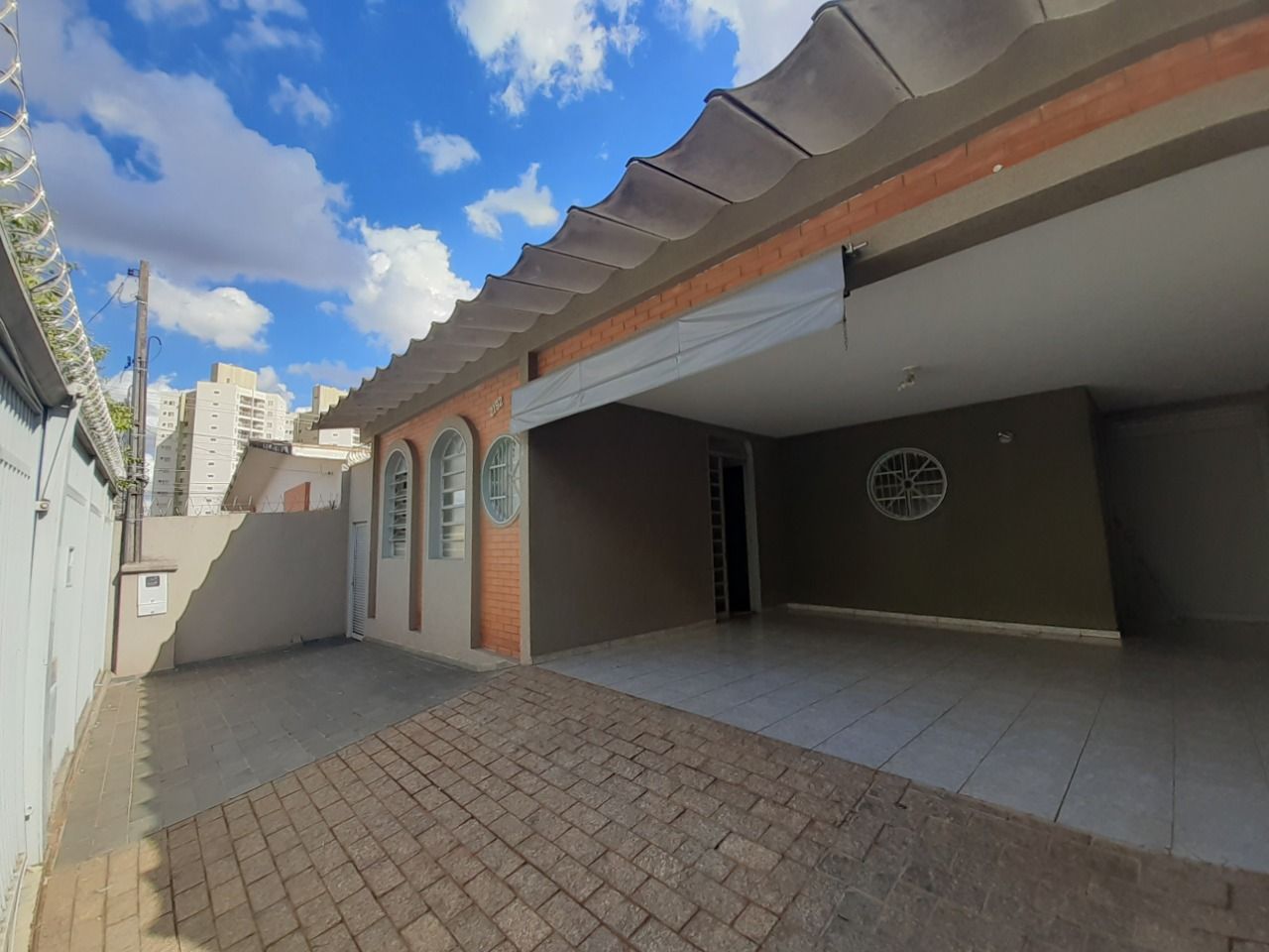 Casa com 3 quartos para aluguel, 154m² — foto 2 de 19