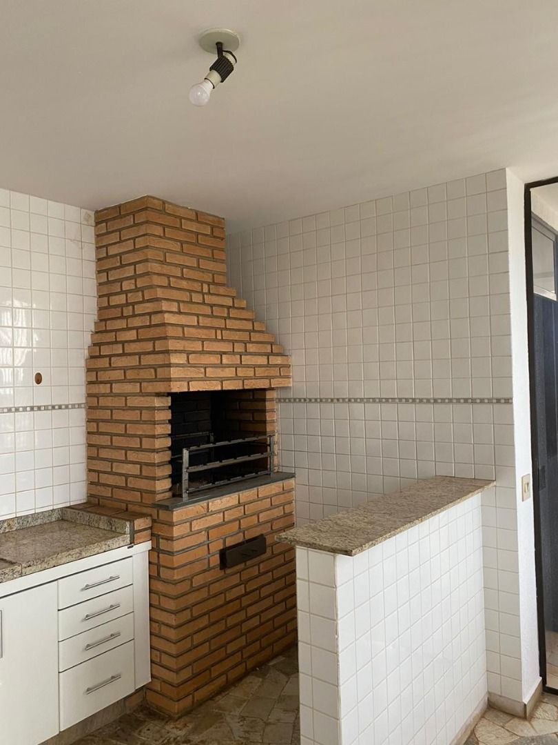 Apartamento com 4 quartos para aluguel, 290m² — foto 17 de 30