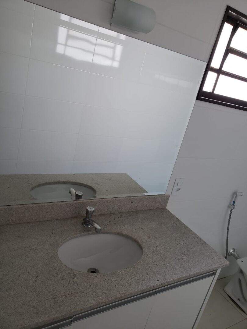 Casa com 3 quartos para aluguel, 280m² — foto 18 de 29