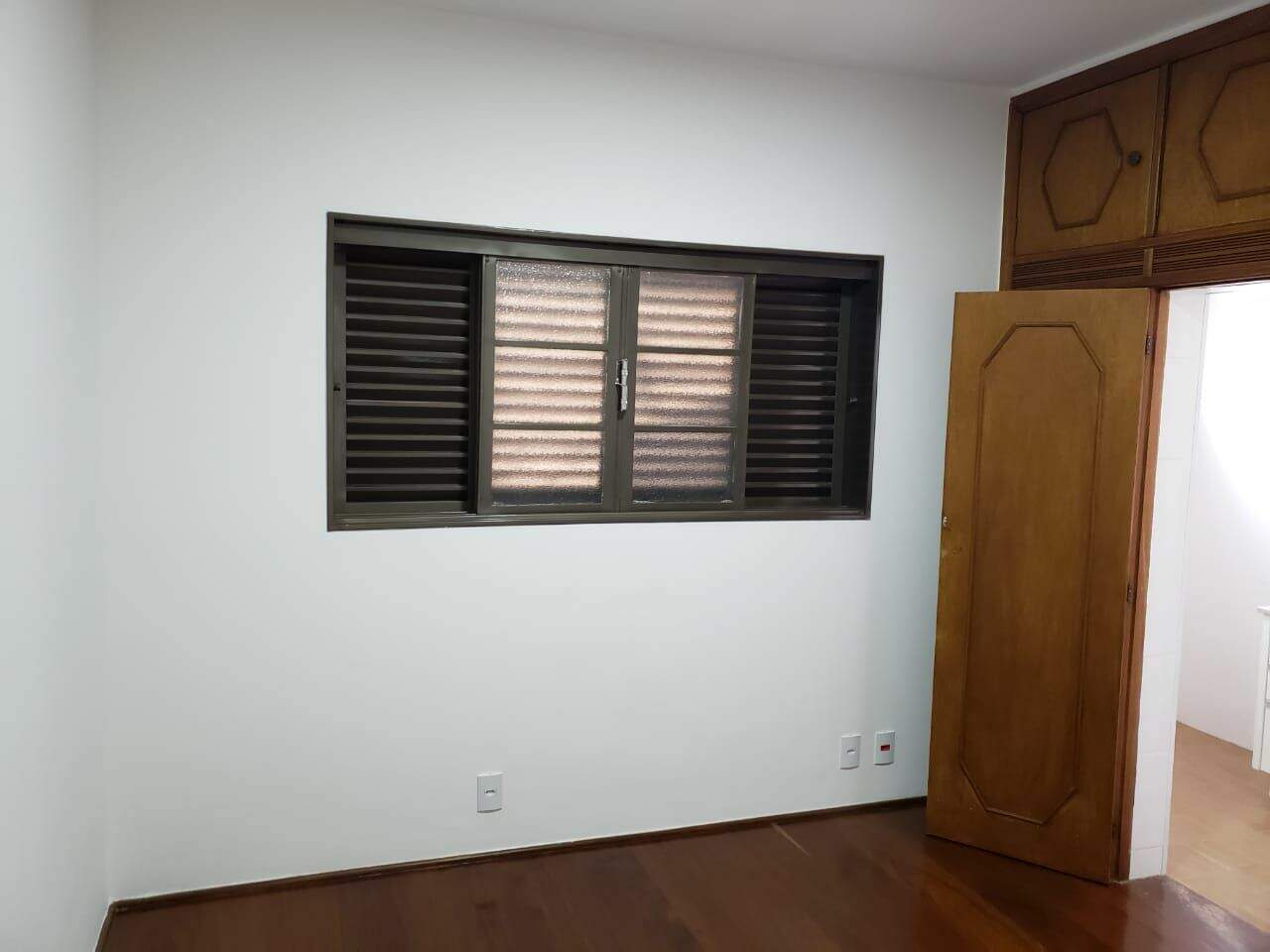 Casa com 3 quartos para aluguel, 280m² — foto 16 de 29