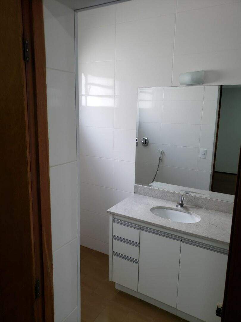 Casa com 3 quartos para aluguel, 280m² — foto 20 de 29
