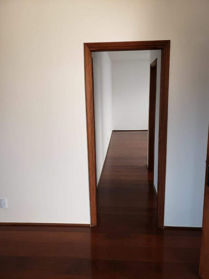 Casa com 3 quartos para aluguel, 280m² — foto 13 de 29