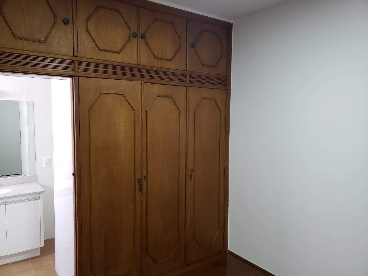 Casa com 3 quartos para aluguel, 280m² — foto 9 de 29