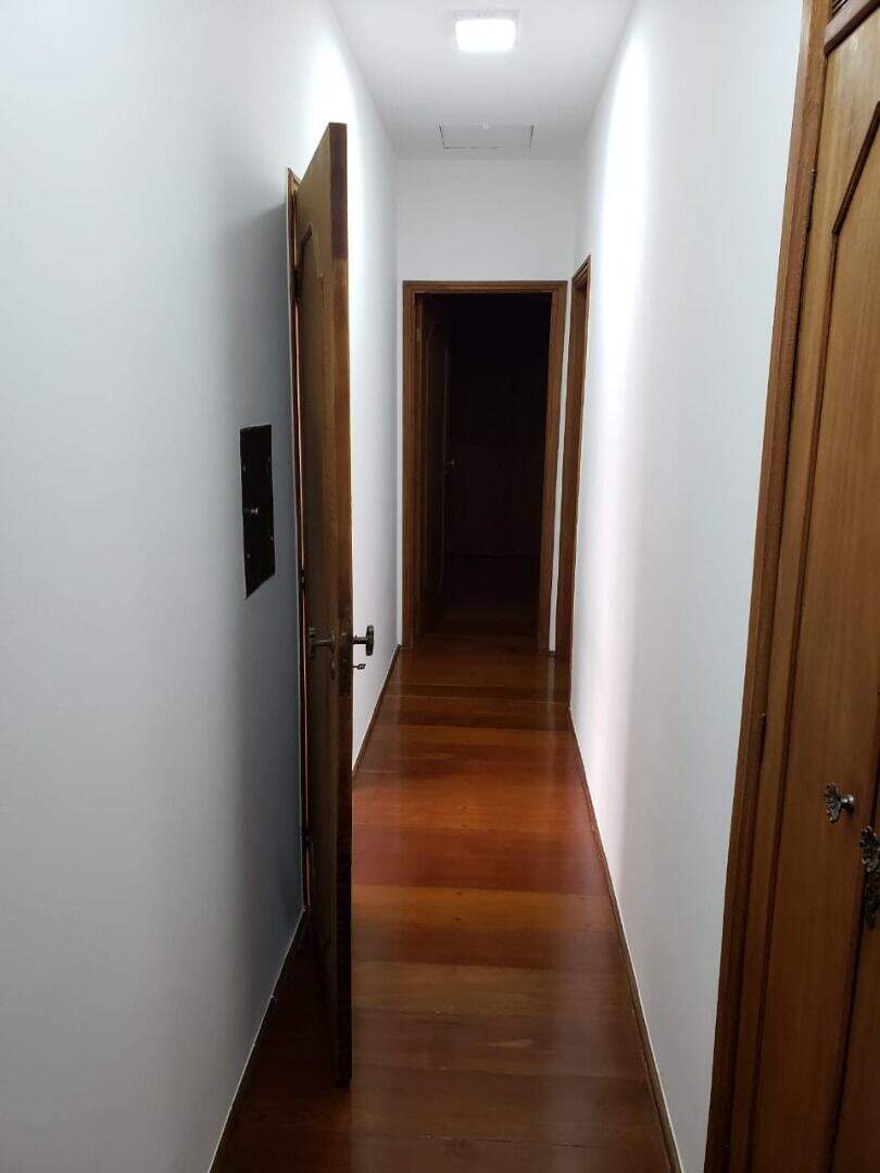 Casa com 3 quartos para aluguel, 280m² — foto 14 de 29