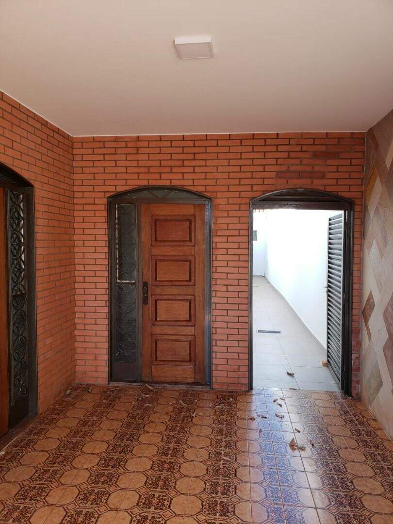 Casa com 3 quartos para aluguel, 280m² — foto 3 de 29