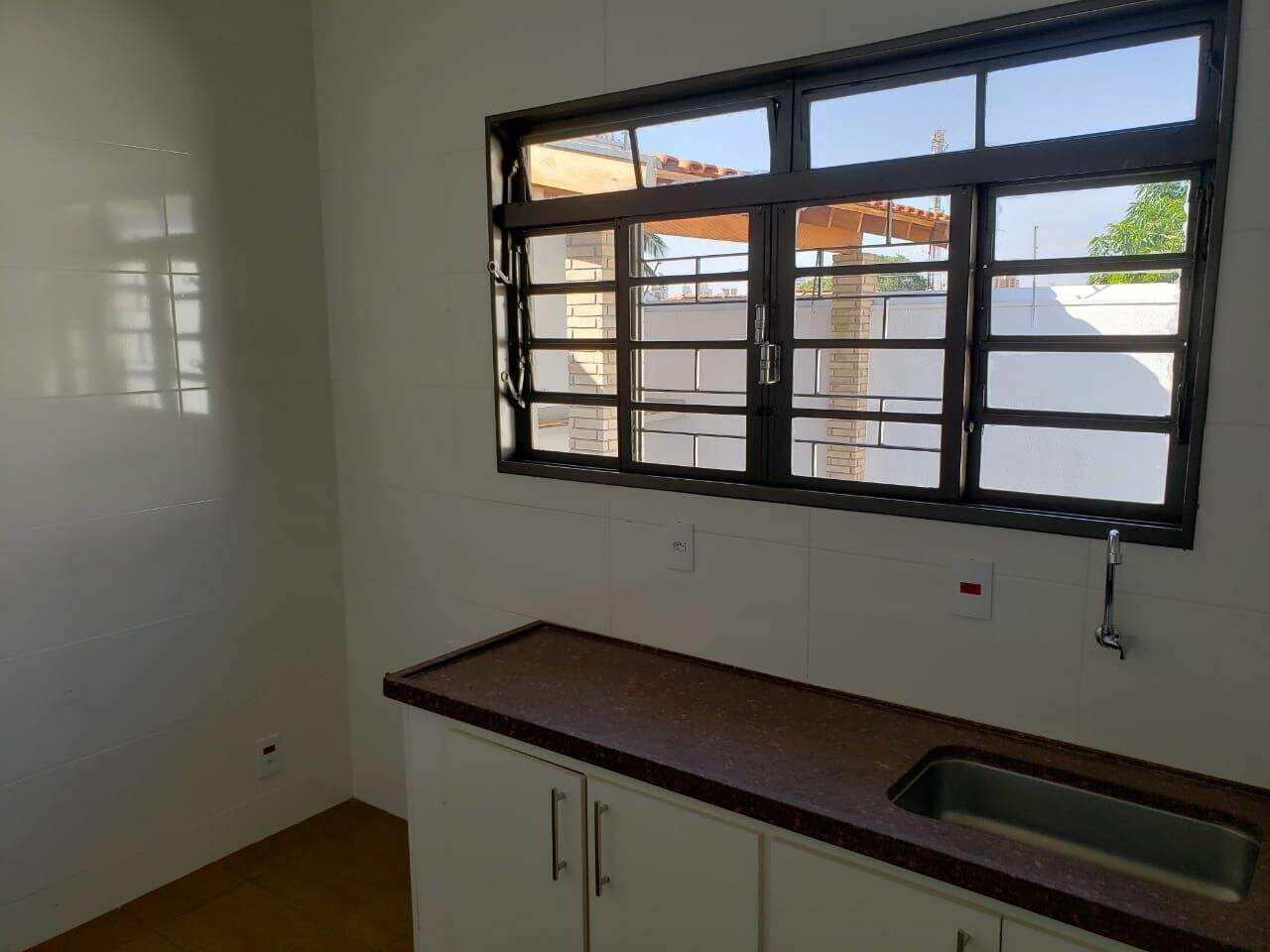 Casa com 3 quartos para aluguel, 280m² — foto 27 de 29