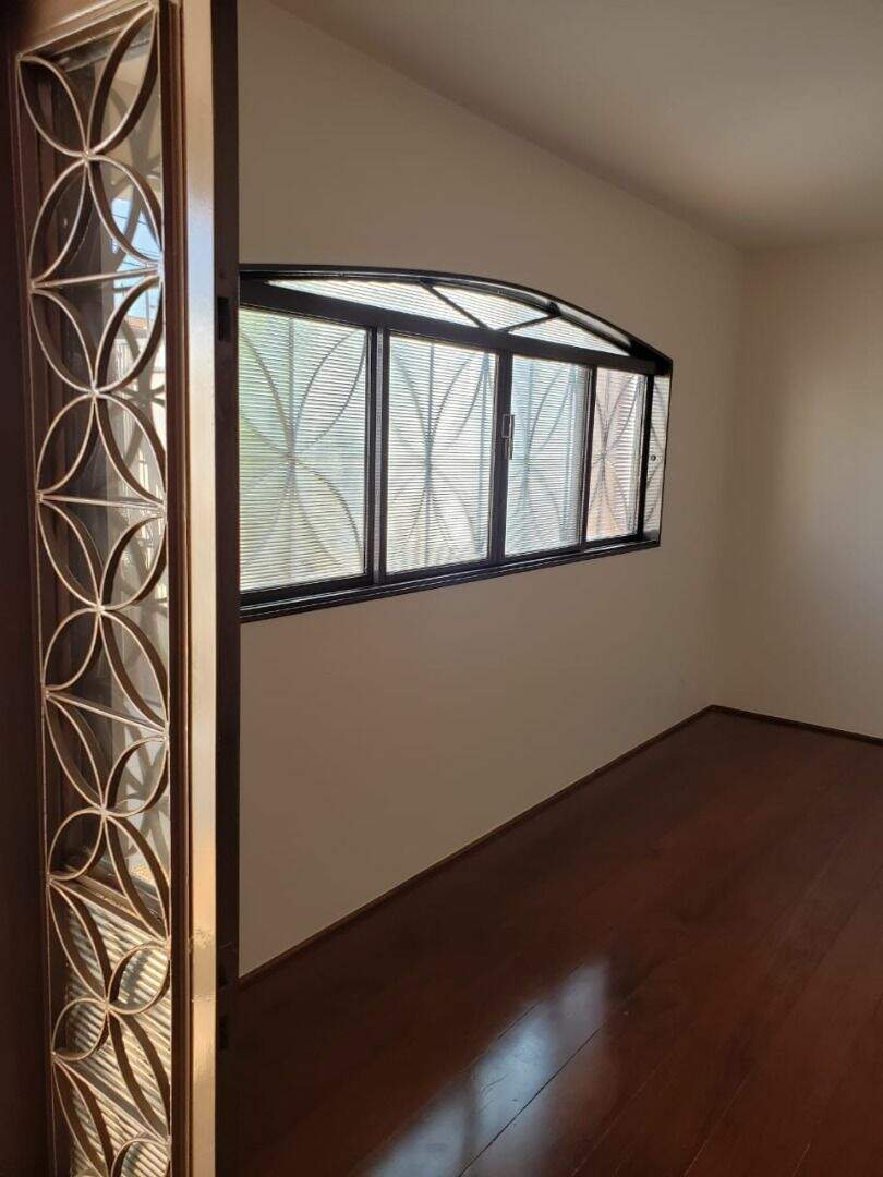 Casa com 3 quartos para aluguel, 280m² — foto 4 de 29
