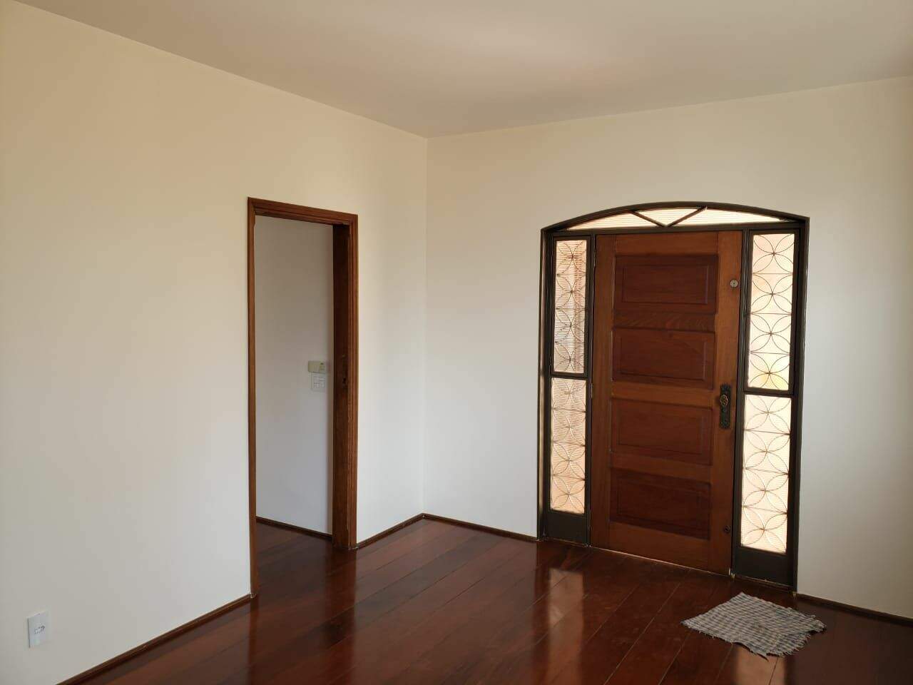 Casa com 3 quartos para aluguel, 280m² — foto 5 de 29