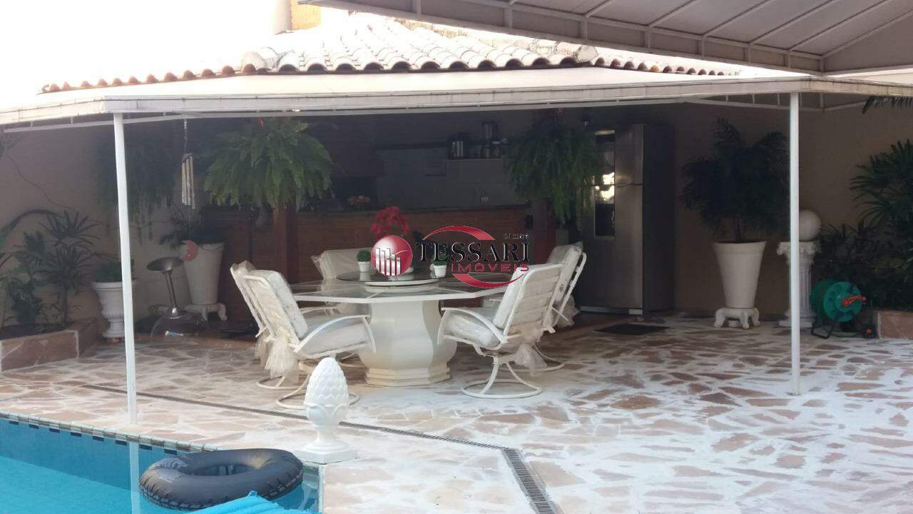 Casa de Condomínio com 4 quartos para aluguel, 460m² — foto 16 de 20