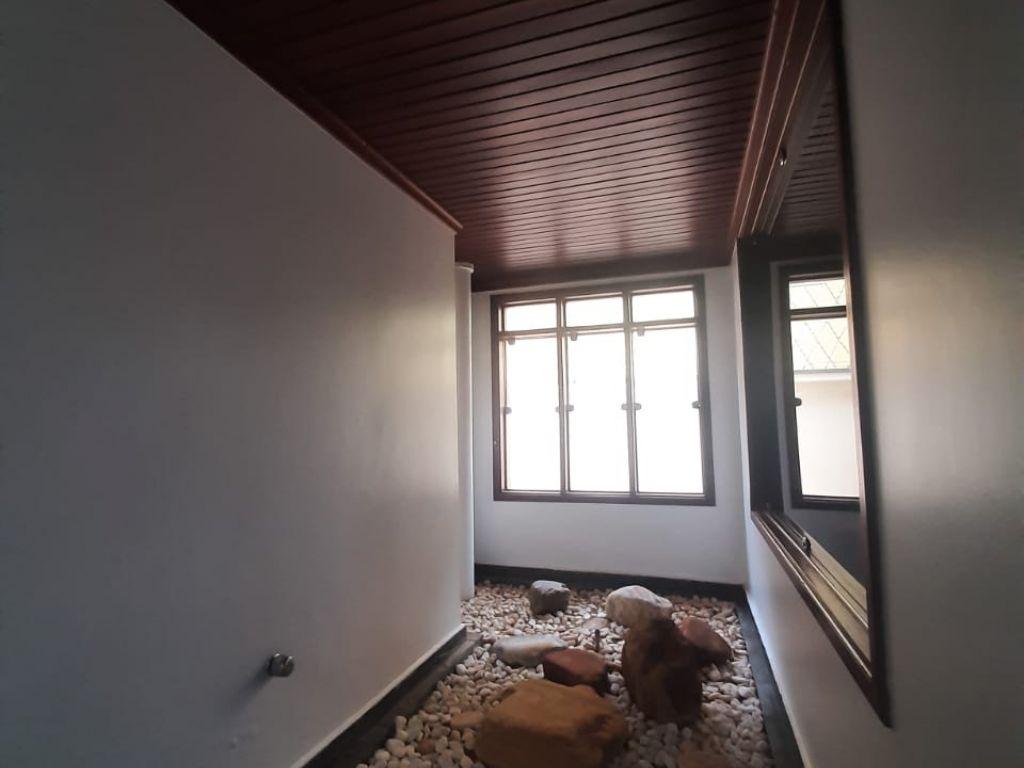 Casa com 4 quartos para aluguel, 750m² — foto 10 de 40