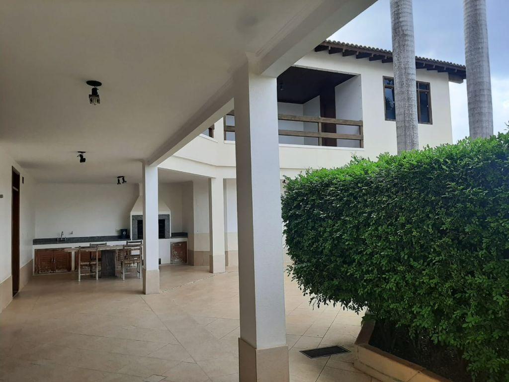 Casa com 4 quartos para aluguel, 750m² — foto 2 de 40