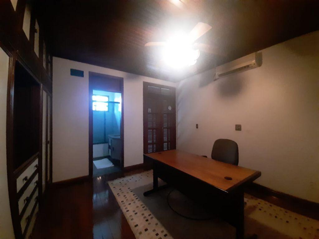 Casa com 4 quartos para aluguel, 750m² — foto 30 de 40