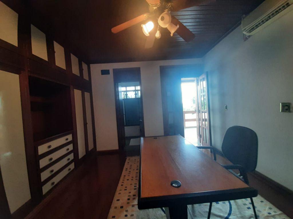 Casa com 4 quartos para aluguel, 750m² — foto 31 de 40