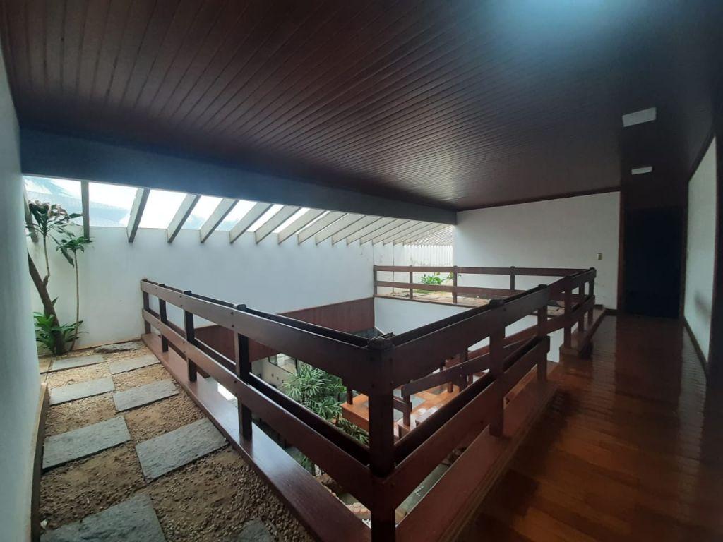 Casa com 4 quartos para aluguel, 750m² — foto 4 de 40