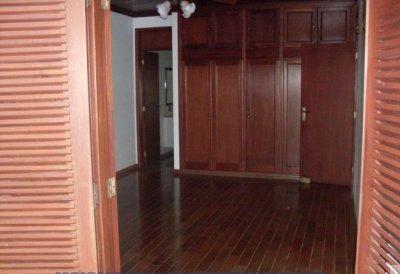 Casa com 4 quartos para aluguel, 750m² — foto 39 de 40