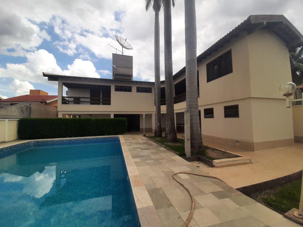 Casa com 4 quartos para aluguel, 750m² — foto 1 de 40