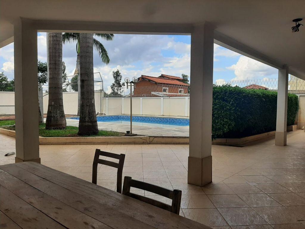 Casa com 4 quartos para aluguel, 750m² — foto 22 de 40
