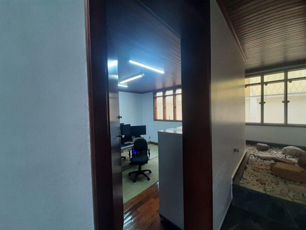 Casa com 4 quartos para aluguel, 750m² — foto 11 de 40