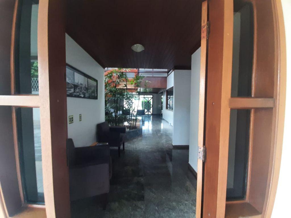 Casa com 4 quartos para aluguel, 750m² — foto 6 de 40