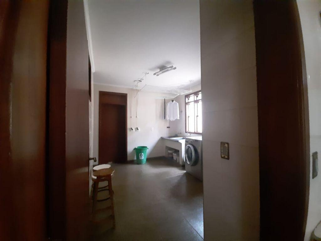 Casa com 4 quartos para aluguel, 750m² — foto 17 de 40