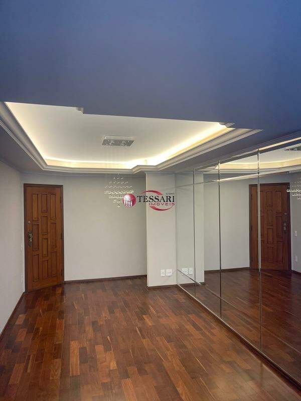 Apartamento com 2 quartos à venda, 135m² — foto 2 de 24