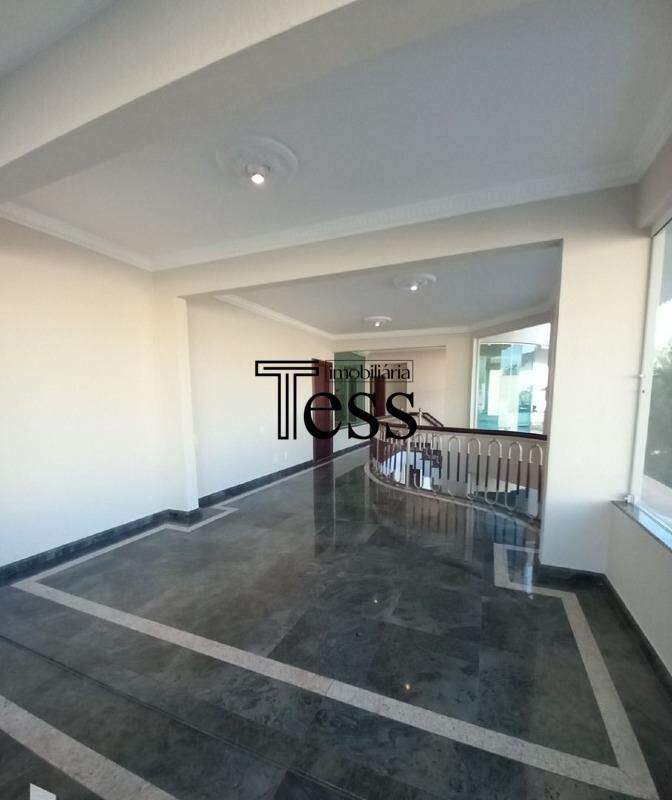 Casa de Condomínio com 4 quartos para aluguel, 240m² — foto 7 de 22