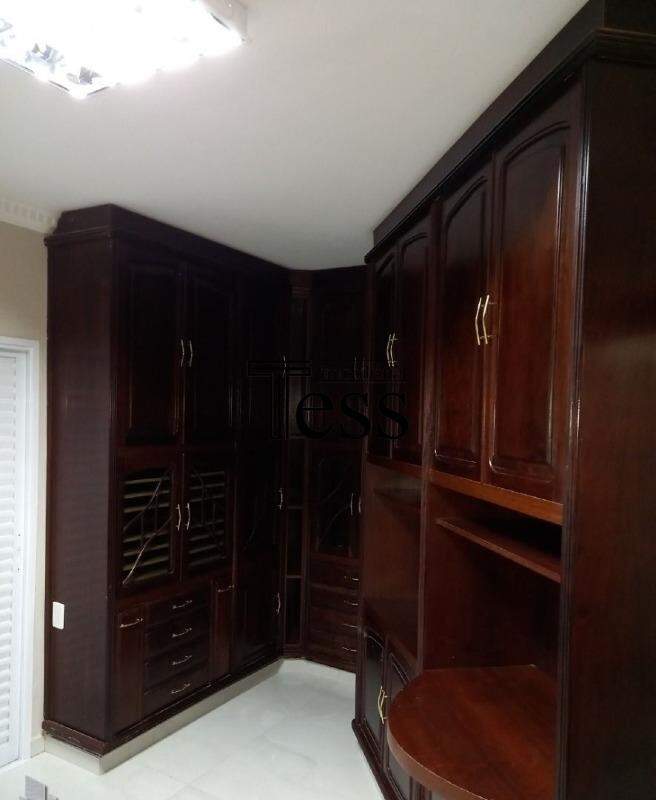 Casa de Condomínio com 4 quartos para aluguel, 240m² — foto 17 de 22