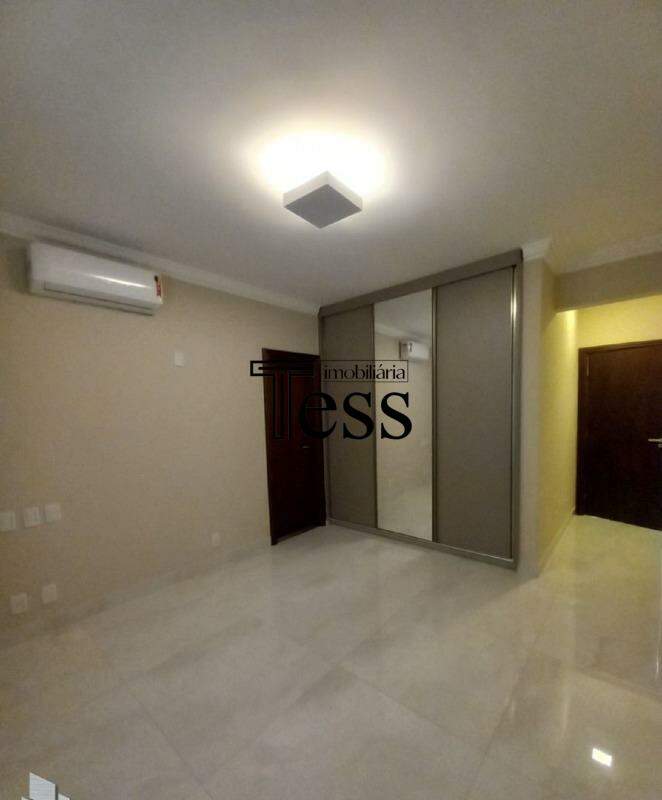 Casa de Condomínio com 4 quartos para aluguel, 240m² — foto 8 de 22