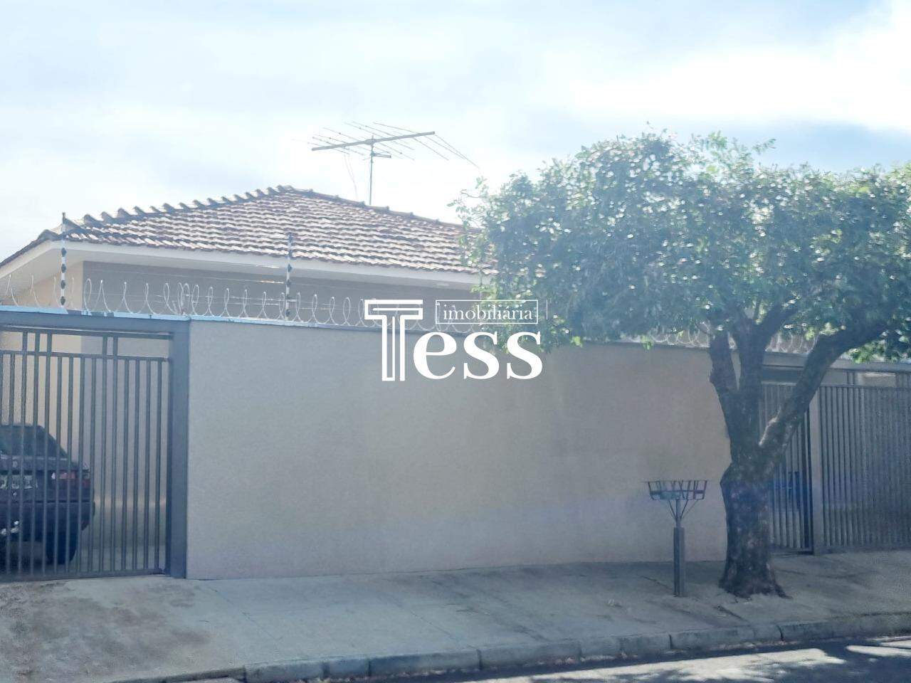 Casa com 4 quartos à venda, 165m² — foto 2 de 11