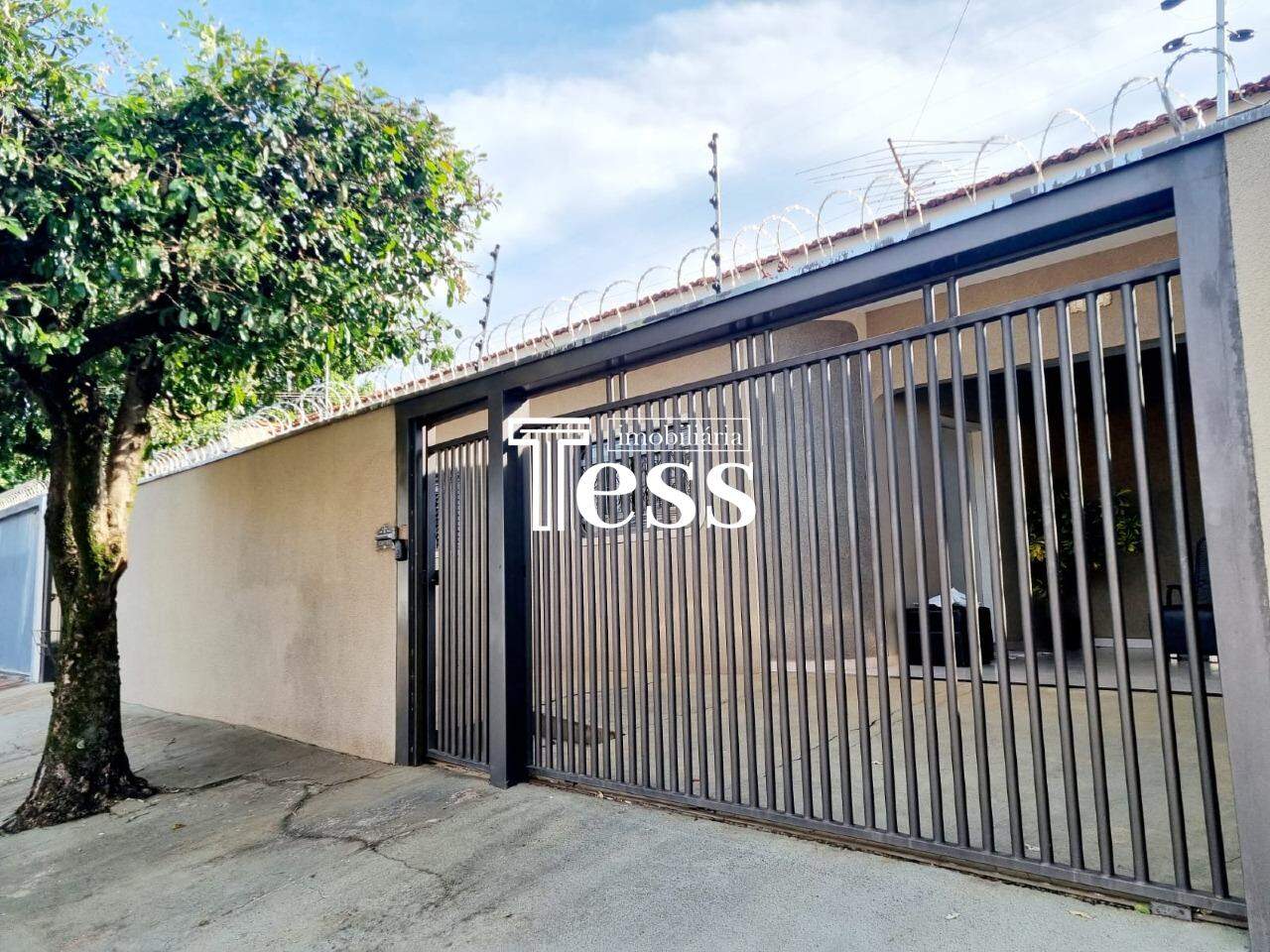 Casa com 4 quartos à venda, 165m² — foto 1 de 11