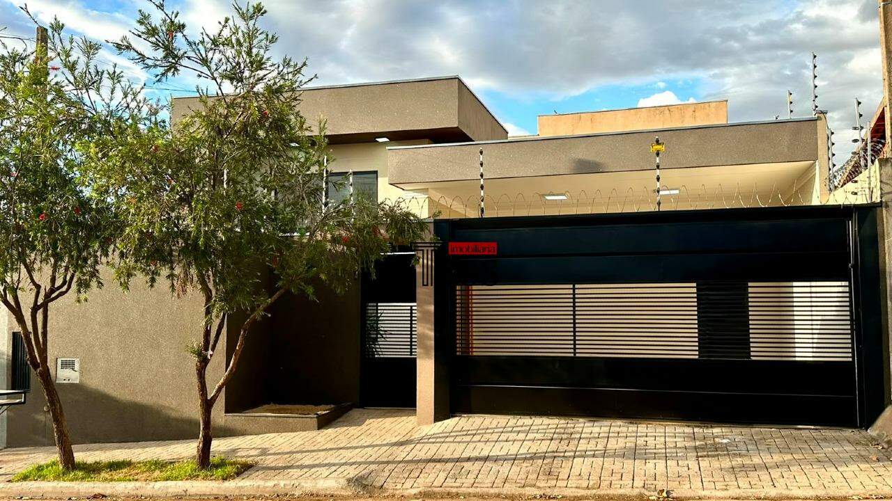 Casa com 2 quartos à venda, 65m² — foto 1 de 19