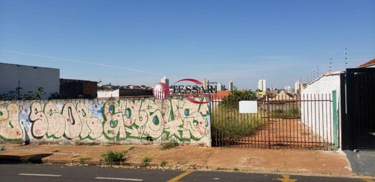 Terreno / Lote / Condomínio com 1 quarto à venda, 968m² — foto 2 de 3