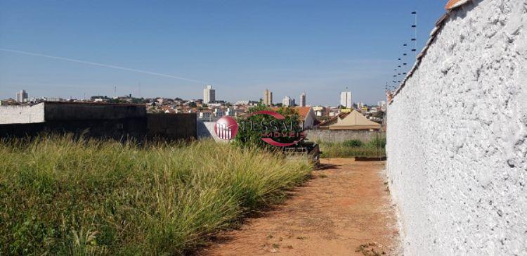 Terreno / Lote / Condomínio com 1 quarto à venda, 968m² — foto 1 de 3