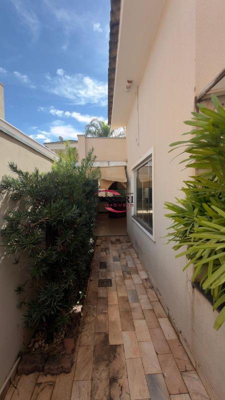 Casa de Condomínio com 3 quartos à venda, 160m² — foto 25 de 29