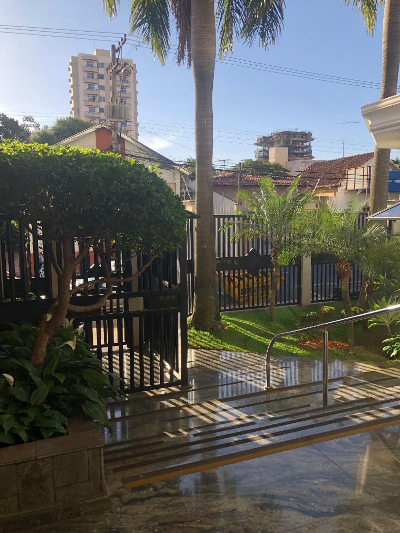Apartamento com 4 quartos à venda, 300m² — foto 1 de 31